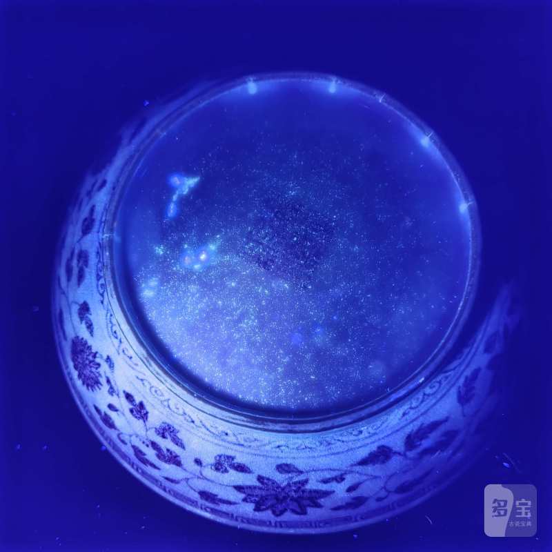 清道光 青花缠枝莲纹盘一对 - 图13
